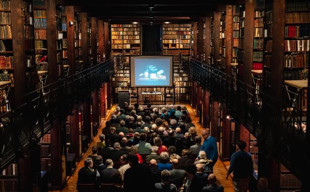 Sfeerbeeld volle zaal Nottebohmlezing Regula Ysewijn